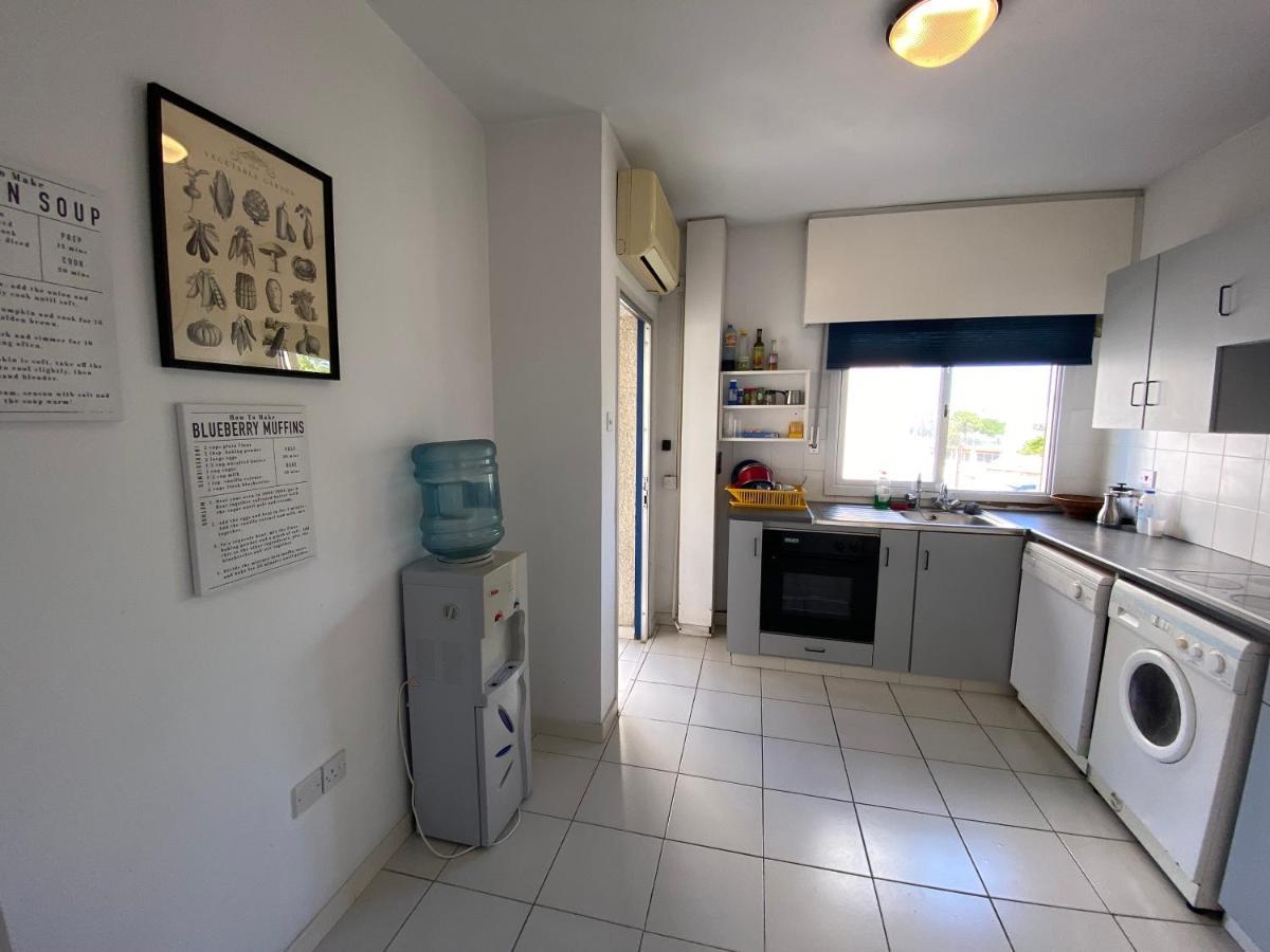 Private Room In A Shared Flat At Best Location Limassol Exterior foto